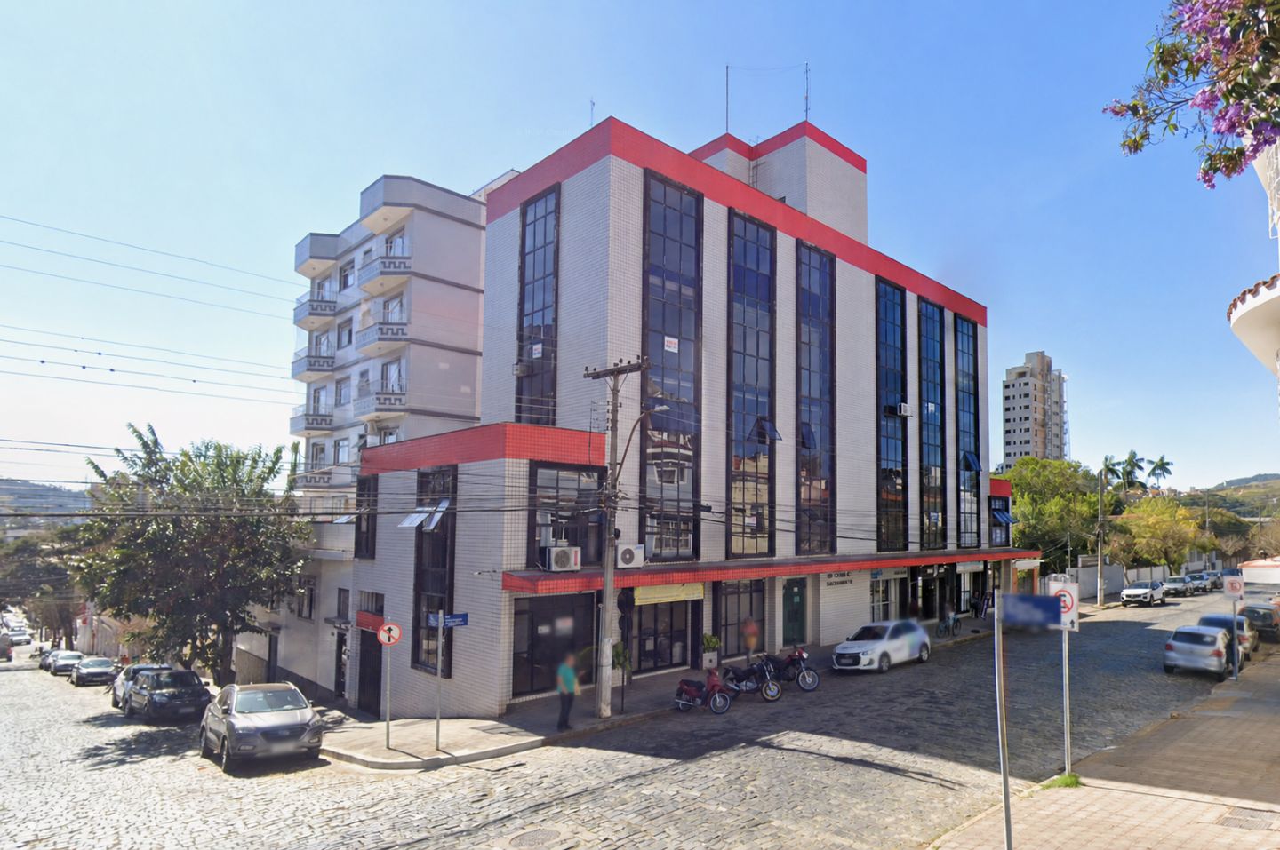 Edifício onde fica o escritório da WebinHost em São Lourenço, Minas Gerais